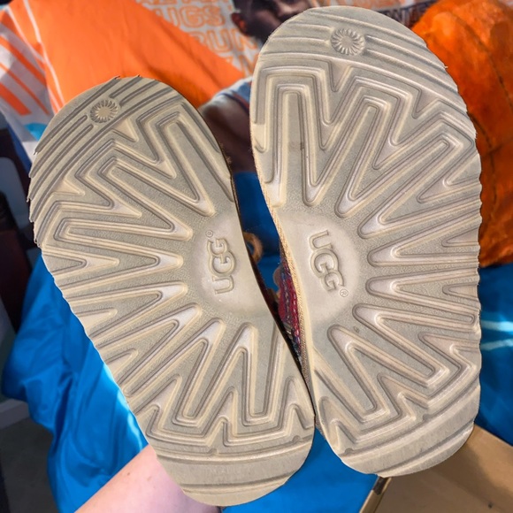 Unisex UGG size 10C - Picture 2 of 8